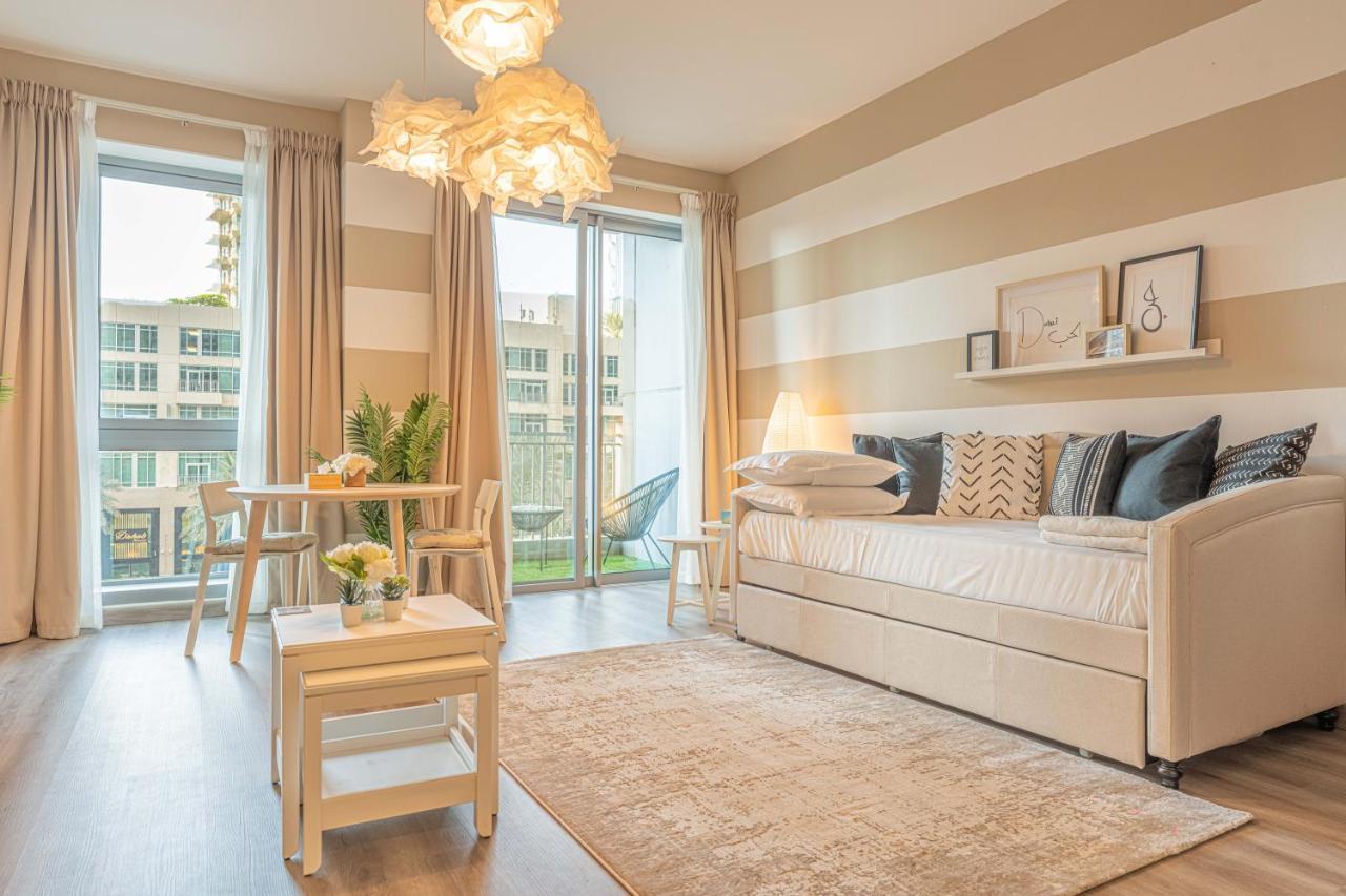 Appartamento First Class Studio With Dubai Downtown Boulevard View Esterno foto