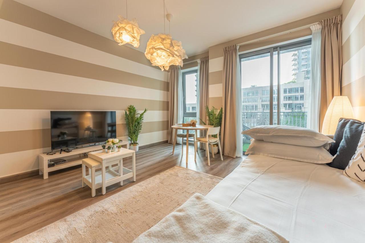 Appartamento First Class Studio With Dubai Downtown Boulevard View Esterno foto